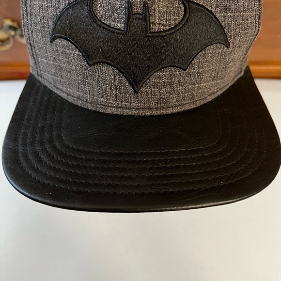 Batman DC Comics Original SnapBack Cap - Picture 8 of 13